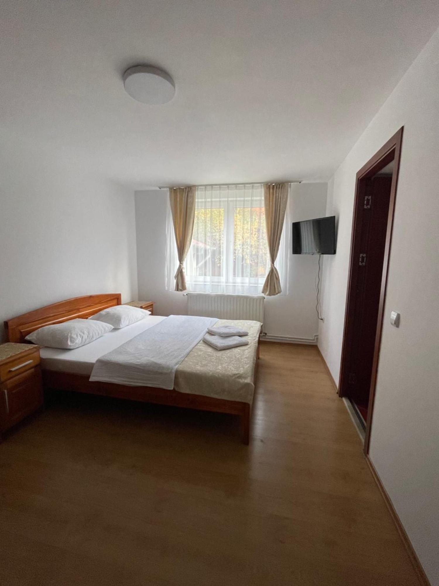 Pensiunea Vătafu Gura Râului Exterior foto